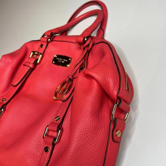 Michael Kors Pink Leather Satchel Crossbody Bag with Gold Hardware – MK Charm - Picture 5 of 12